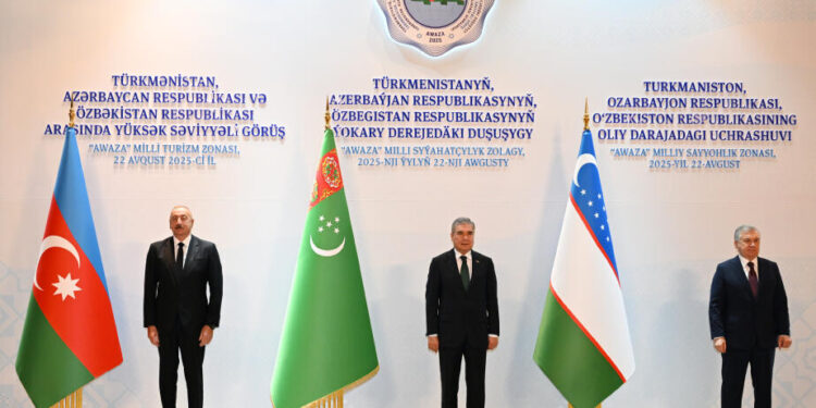 Türkmənbaşı şəhərində Türkmənistan, Azərbaycan və Özbəkistan arasında yüksəksəviyyəli görüş keçirilib - VİDEO - FOTOLAR