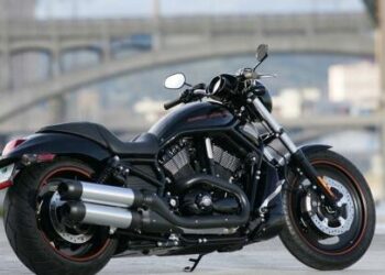 Motosikletlə avtoşluq etdi, həbs olundu – VİDEO