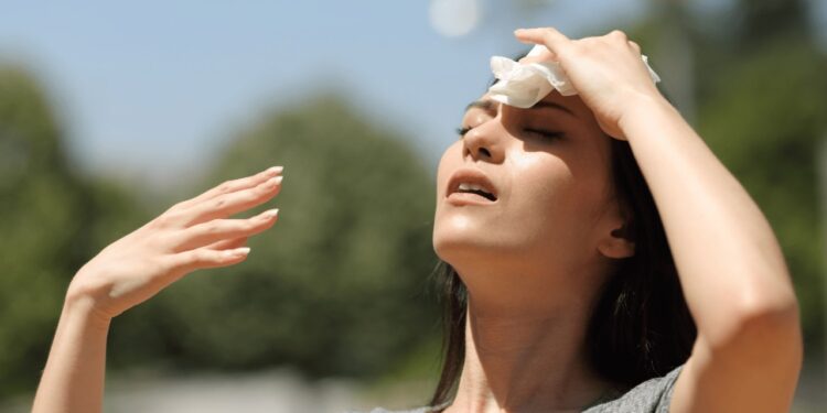 40 dərəcə havada istiliyə qarşı necə davranmalı?