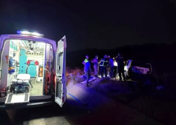 Avtomobil ata çırpıldı: 2 yaralı