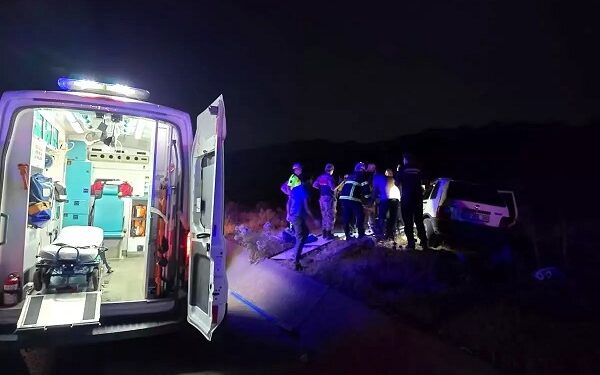 Avtomobil ata çırpıldı: 2 yaralı