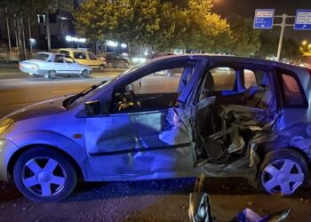 İki avtomobil toqquşdu: 2 yaralı