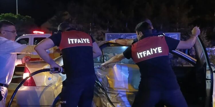 İki avtomobil toqquşdu: 8 yaralı