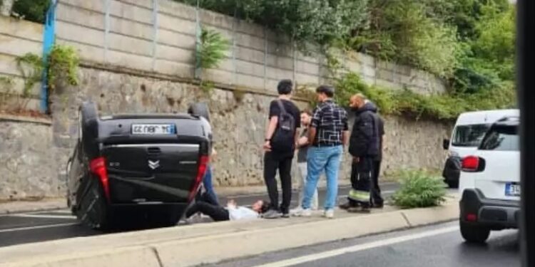 Yağışlı hava qəzaya səbəb oldu: 1 yaralı