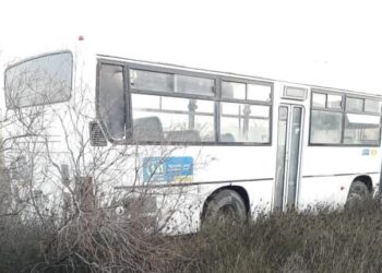 Sərnişin avtobusu yanacaqdoldurma məntəqəsinə çırpıldı