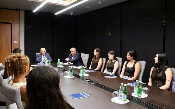 AVF-nin rəhbərliyi qadın voleybolçulardan ibarət yığmamızın üzvləri ilə görüşüb