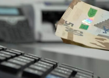 Bu şəxslərin maaşlarına əlavələr olunacaq – RƏSMİ