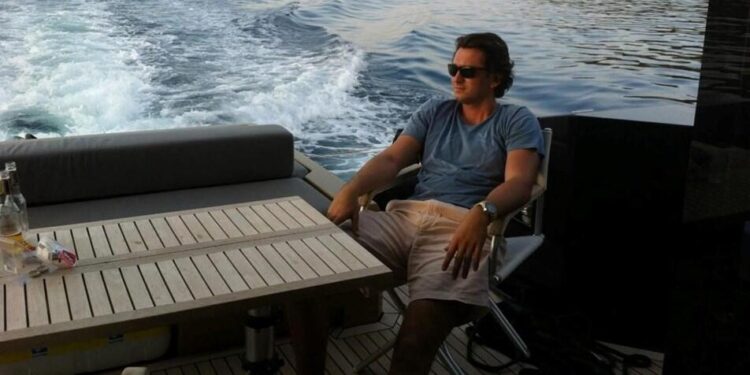 Məşhur iş adamı itkin düşdü – Yaxtası ikiyə bölünmüş vəziyyətdə tapıldı - FOTO