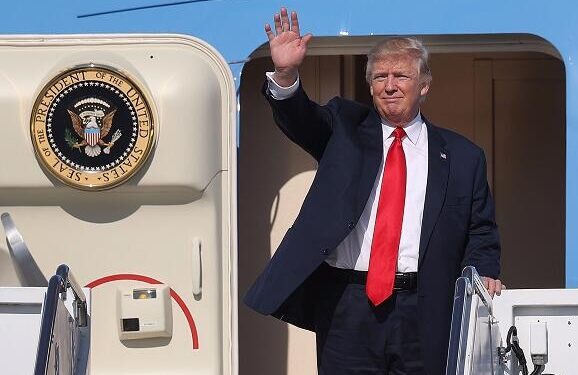 Donald Tramp Alyaskaya yola düşdü - VİDEO