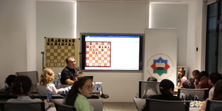 Azərbaycan Şahmat Federasiyasında növbəti ustad dərsi təşkil edilib