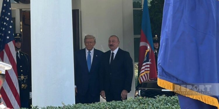 Prezident İlham Əliyev Ağ Evə gəldi