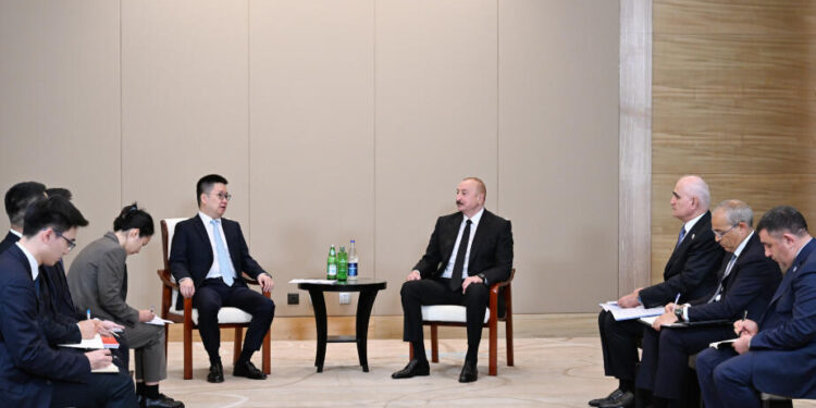 Prezident İTiencində "Sichian Sunsync Photovoltaic Technology Co" şirkətinin təsisçisi və sədri ilə görüşüb - FOTOLAR