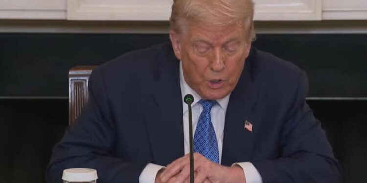 Tramp: Ermənistan və Azərbaycan arasındakı müharibə hər iki dövlətə böyük ziyan vurub