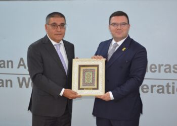 Kamran Nəbizadə və Firdovsi Umudov Avropa Ağırlıqqaldırma Federasiyasının prezidenti Astrit Hasani ilə görüşüb