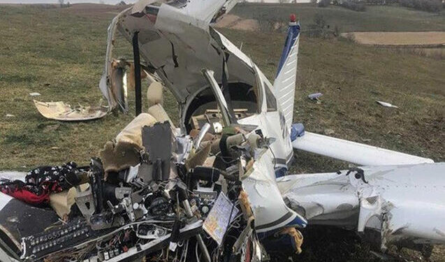 Təcili yardım təyyarəsi qəzaya uğradı - Ölənlər var