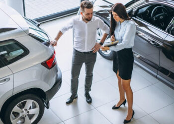 Avtomobil almaq üçün hansı şərtlər daha sərfəlidir: lizinq, yoxsa daxili kredit?