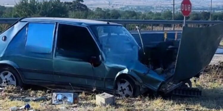 Avtomobil yol kənarına aşdı: 9 yaşlı uşaq öldü