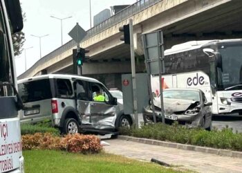 İki avtomobil toqquşdu: 1 yaralı