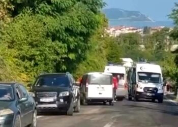 İki avtomobil toqquşdu: 6 yaralı