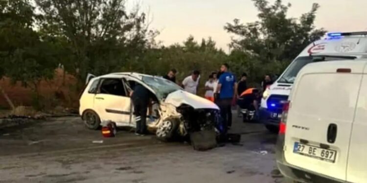 İki avtomobil toqquşdu: 1 ölü, 3 yaralı