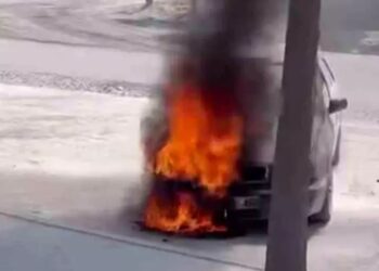 Parklanmış vəziyyətdə olan avtomobil yandı