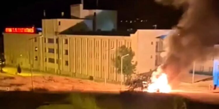 Hərəkətdə olan avtomobil yandı