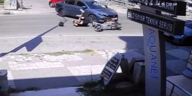 Minik avtomobili və motosiklet toqquşdu: 1 yaralı