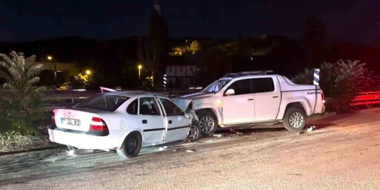 Minik avtomobili və iri tutumlu avtomobil toqquşdu: 3 yaralı