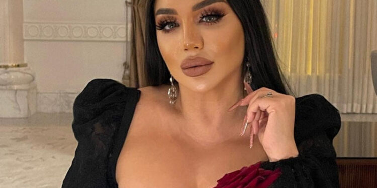 Azərbaycanlı müğənninin 51 min manatlıq zinət əşyaları MÜZAKİRƏ YARATDI - FOTO