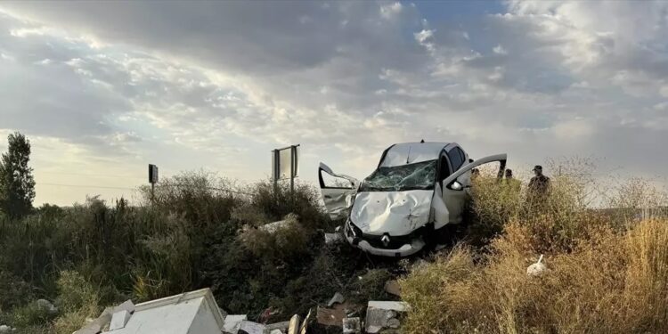 Minik avtomobili iri tumlu avtomobillə toqquşdu: 4 yaralı