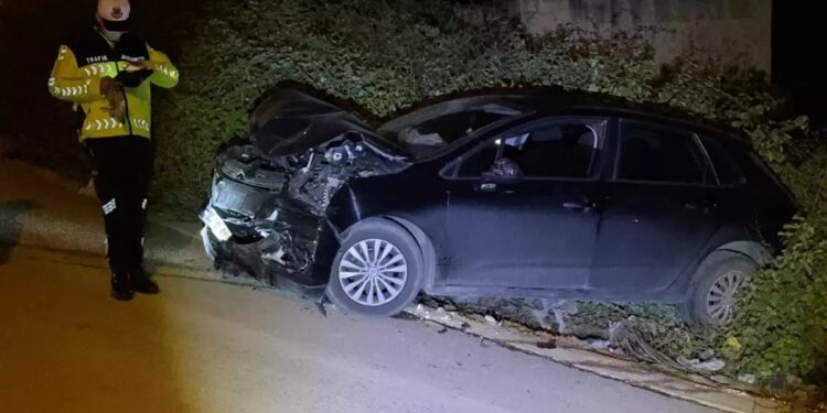 İki avtomobil toqquşdu:4 yaralı