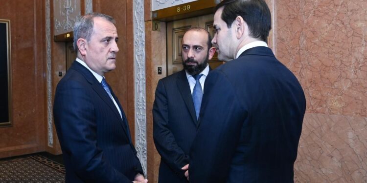 Azərbaycan və Ermənistan XİN rəhbərləri ABŞ-də şam yeməyində