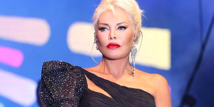 79 yaşlı Ajda Pekanın üz mimikası MÜZAKİRƏ YARATDI - VİDEO