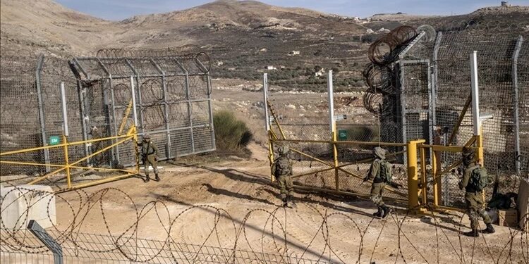 İsrail Qolan Təpələrində hərbi düşərgə yaratdı