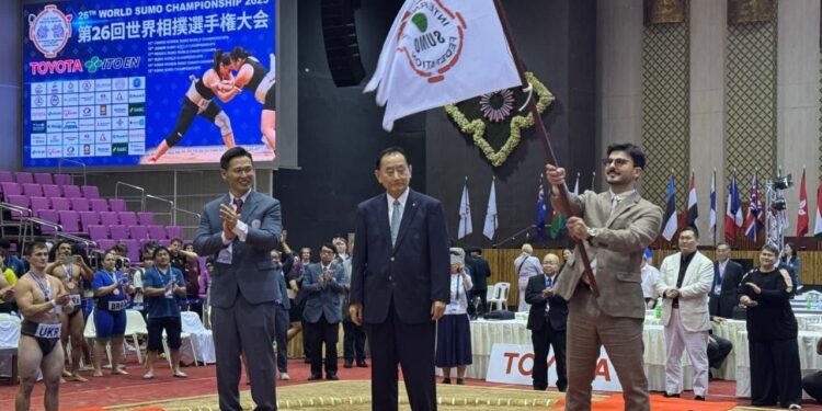 Sumo üzrə dünya çempionatının bayrağı Azərbaycana təqdim olunub