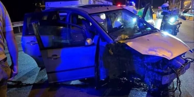 Avtomobil baryerlərə çırpıldı: 1 ölü, 3 yaralı