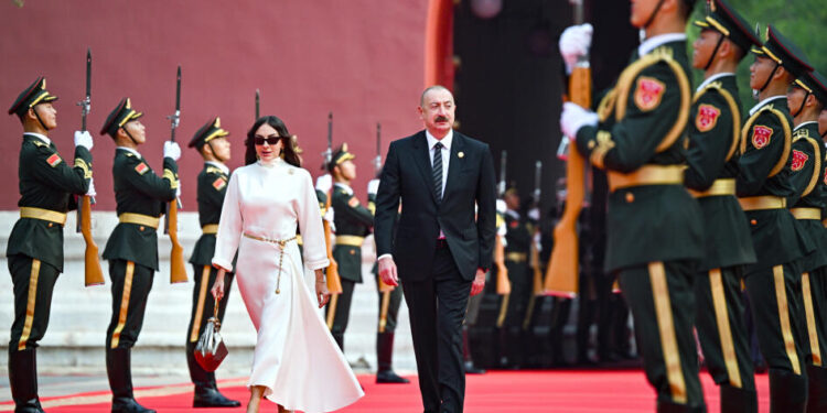 İlham Əliyev və birinci xanım Çində hərbi paradı izləyiblər - VİDEO - FOTOLAR