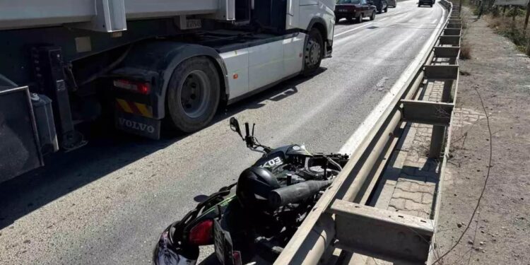 Motosikletə çırpılan avtomobilin sürücüsü qaçdı