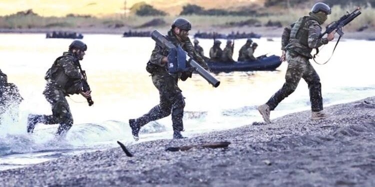 Yunanıstan Egədə hərbi təlimlərə başladı