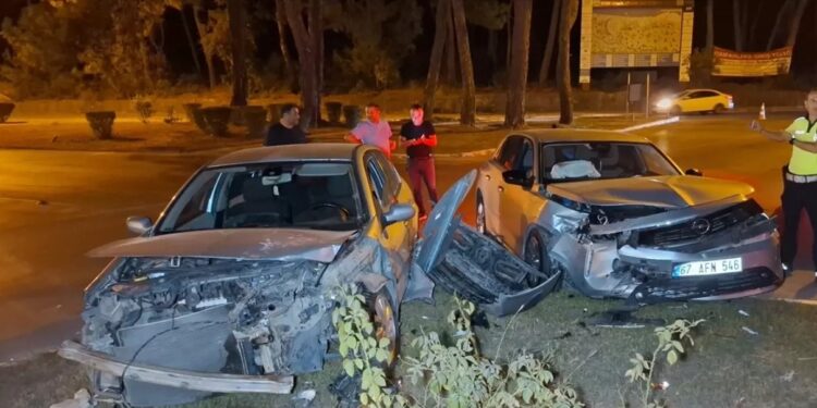 İki avtomobil toqquşdu: 5 yaralı