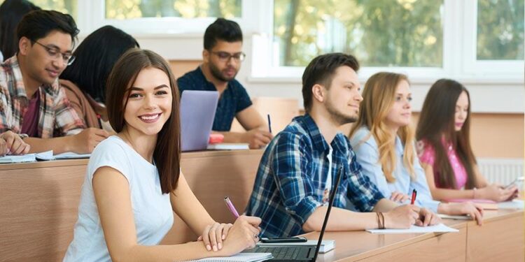 Ödənişli əsaslarla qəbul olan tələbələrə ŞAD XƏBƏR