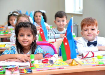 Vahid məktəbli geyimlərinin ölkə üzrə satış məntəqələri