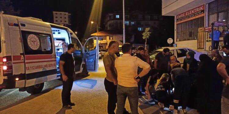 Minik avtomobili və elektirikli motosiklet toqquşdu: 3 yaralı