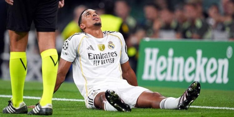 Aleksandr-Arnold 2 yaşıl meydanlardan uzaq olacaq