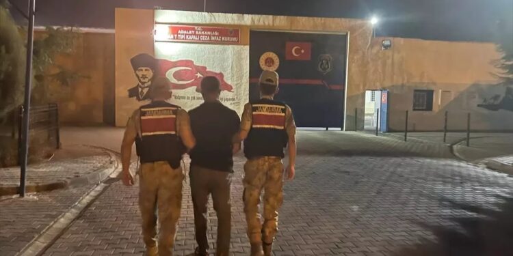 Narkotik alverçisi saxlanıldı