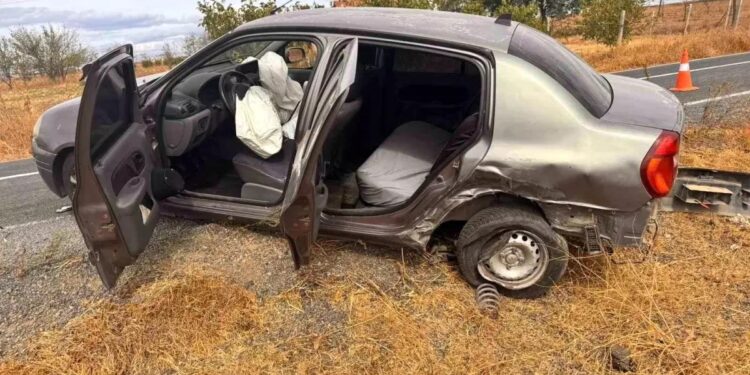 İki avtomobil toqquşdu: 3 yaralı