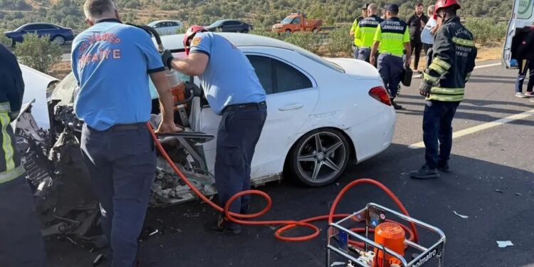 Minik avtomobili və TIR toqquşdu: 1 ölü, 2 yaralı