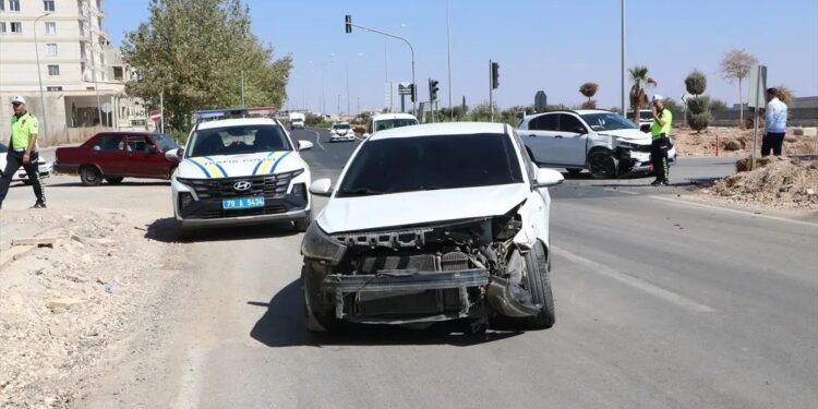 İki avtomobil toqquşdu: 1 yaralı