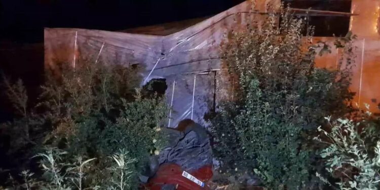 Avtomobil istixanaya çırpıldı: 5 yaralı