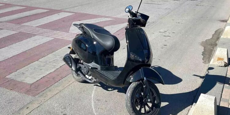 Minik avtomobili və motosiklet toqquşdu: 1 yaralı